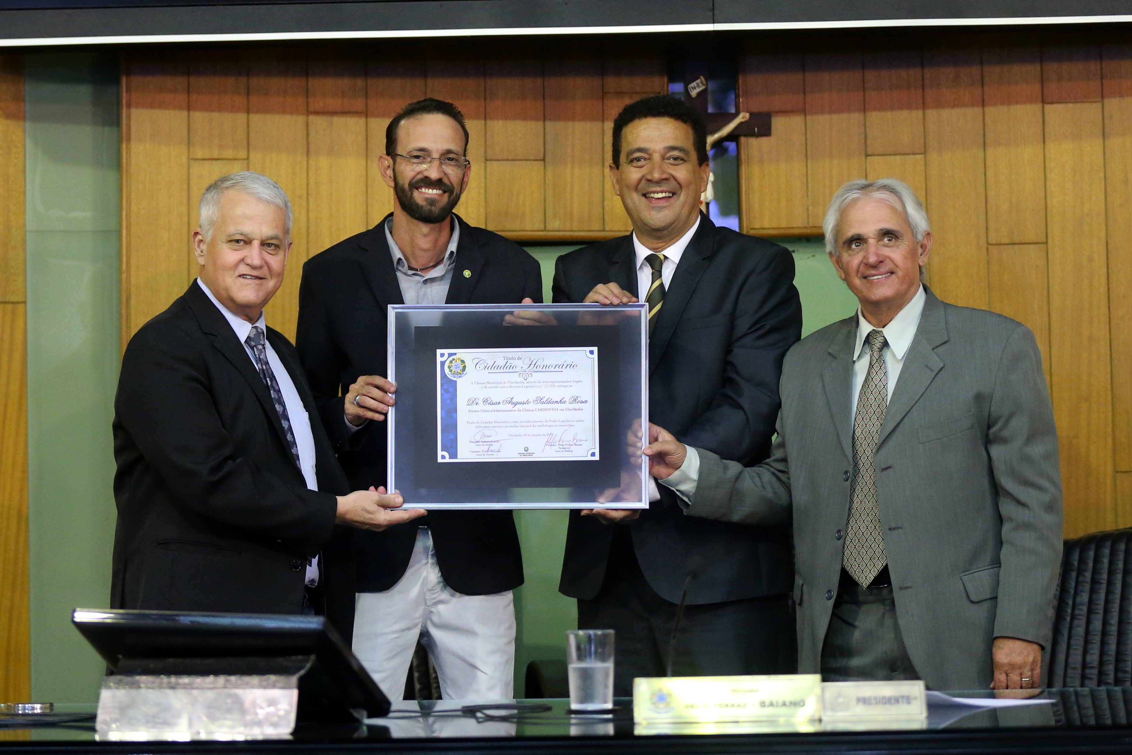 Legislativo confere Diploma de Honra ao Mérito a farmacêutico do município  — Câmara Municipal