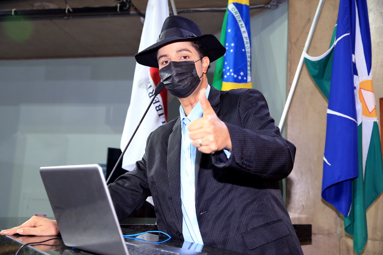 g.JPG