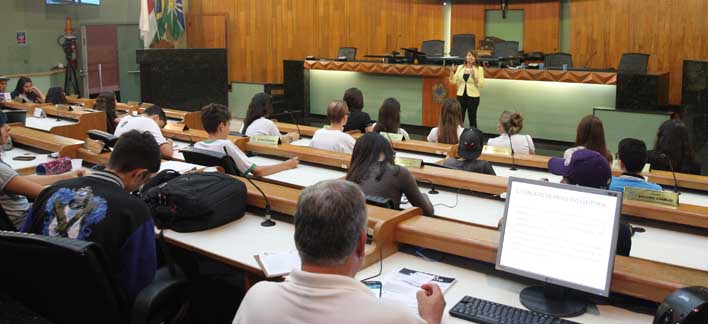 escola-legislativo-alice-ribeiro-ar-cmu.jpg