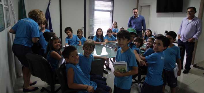 alexandre-visita-escola.jpg