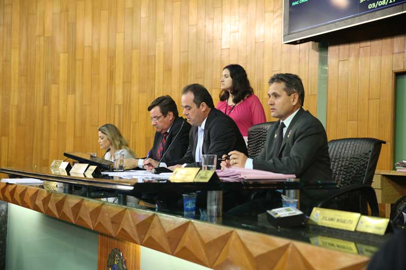 plenario-17-08-03.jpg