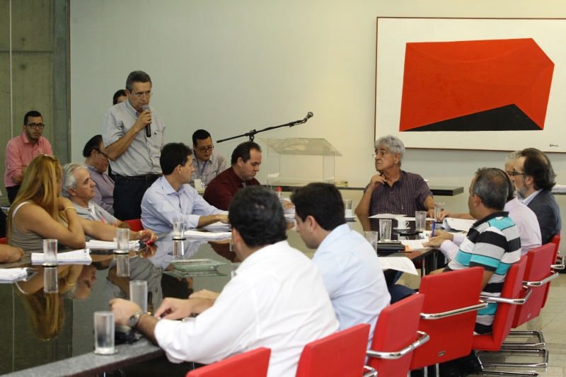 vereadores-e-prefeito-foto-secom-pmu.jpg